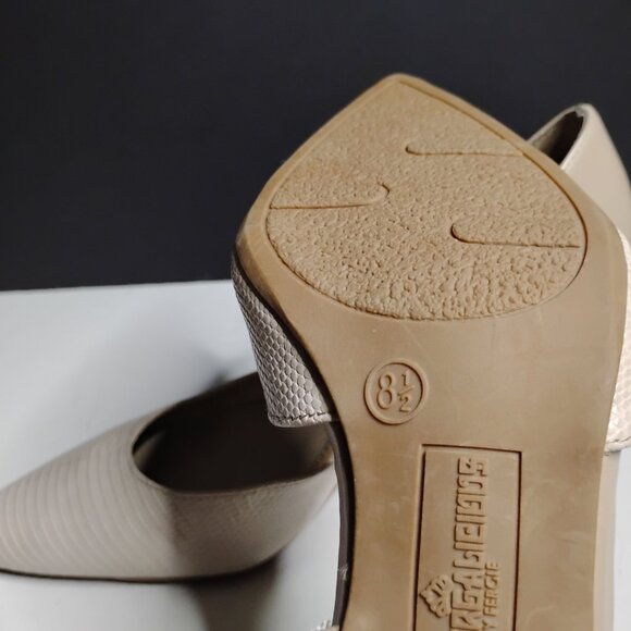 Fergalicious by Fergie Heels Size 8.5 Tan/Cream Cordelia Synthetic D'Orsay Style - Picture 12 of 12